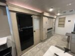 Used 2024 Salem Platinum 29VIEWX - Image 31